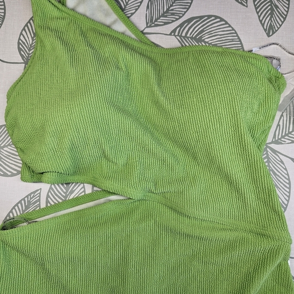 NWT!!! MICHAEL Michael Kors Ribbed One-Shoulder Side-Cutout Swimsuit, Size 14 - Picture 4 of 8